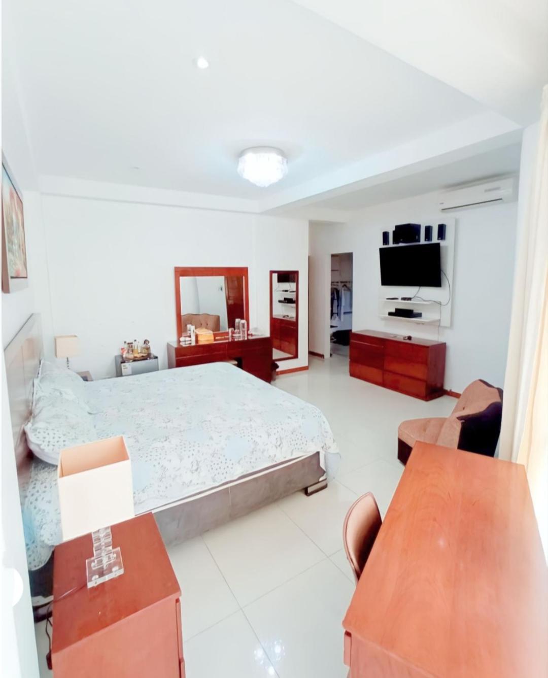 Hotel Deluxe - A 5 Minutos Del Aeropuerto Y Plaza De Armas 3*